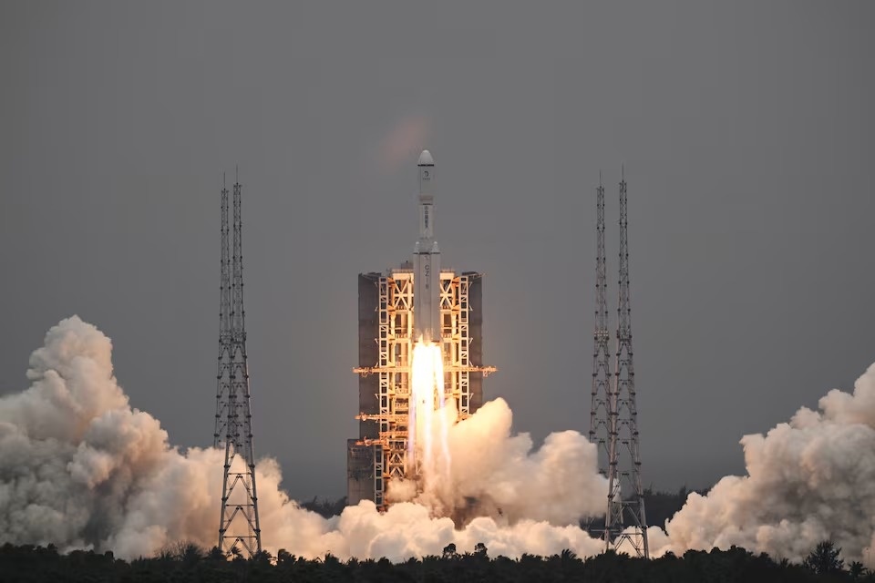 Trung Quốc tăng tốc trong cuộc đua với Starlink của Elon Musk