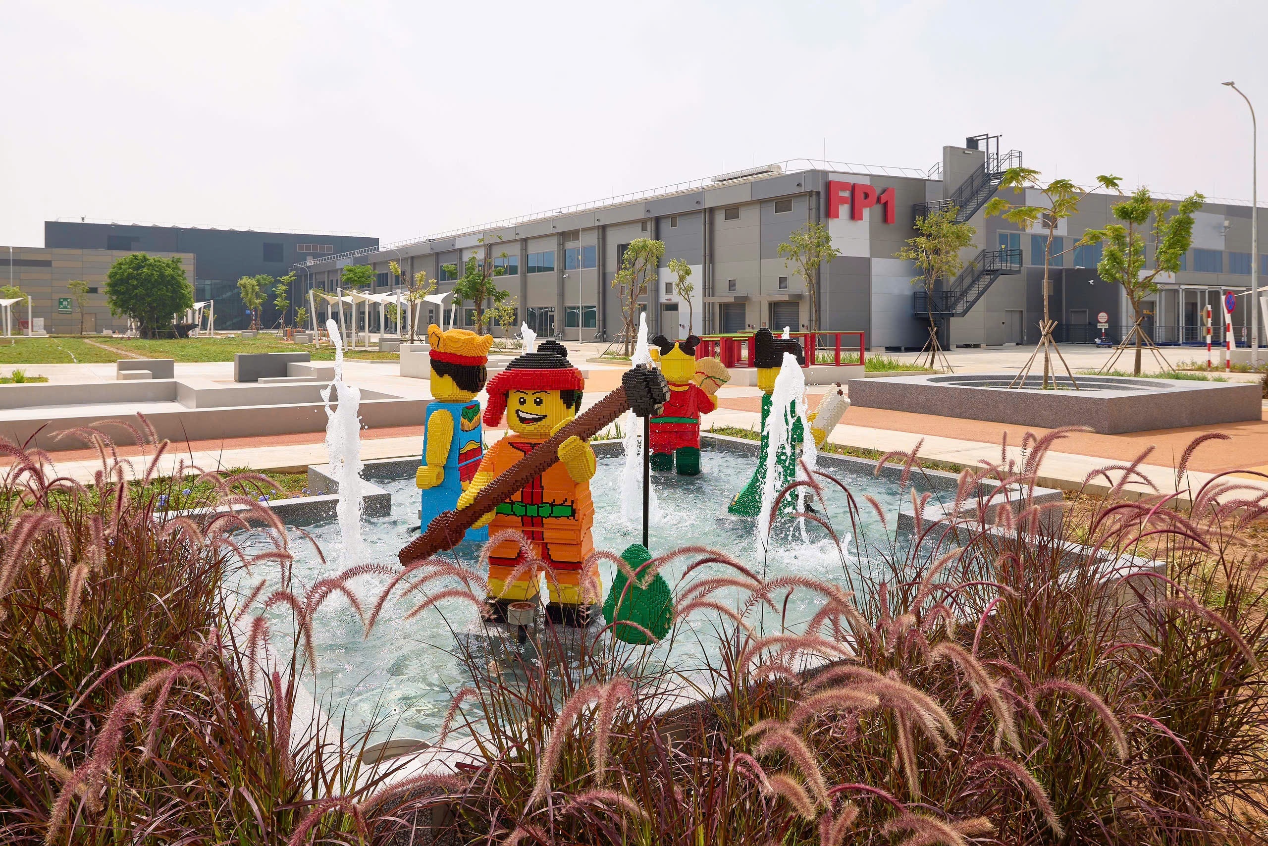 Lego 'đặt cược' vào Việt Nam