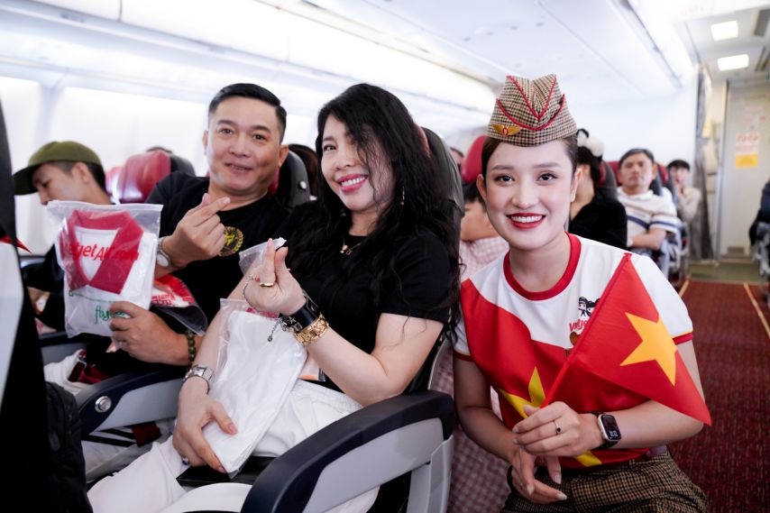 Những chuyến bay Vietjet rực rỡ cờ đỏ sao vàng mừng 80 năm Quốc khánh