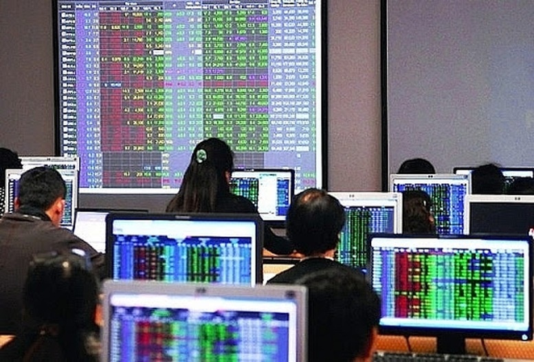 Vì sao công ty chứng khoán ào ạt tăng vốn điều lệ?