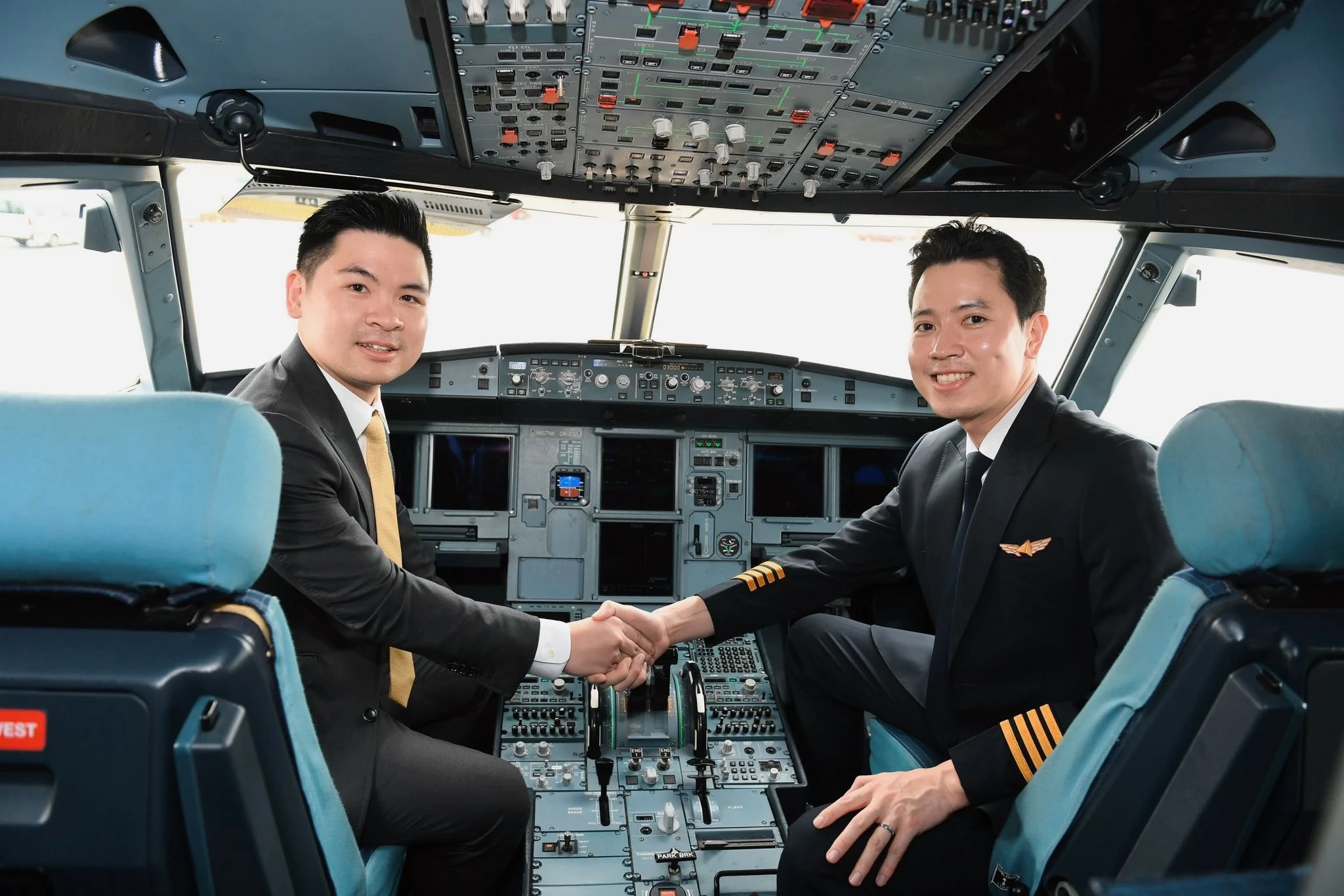 Một hãng bay tuyển phi công lương 200-300 triệu/tháng sau thuế