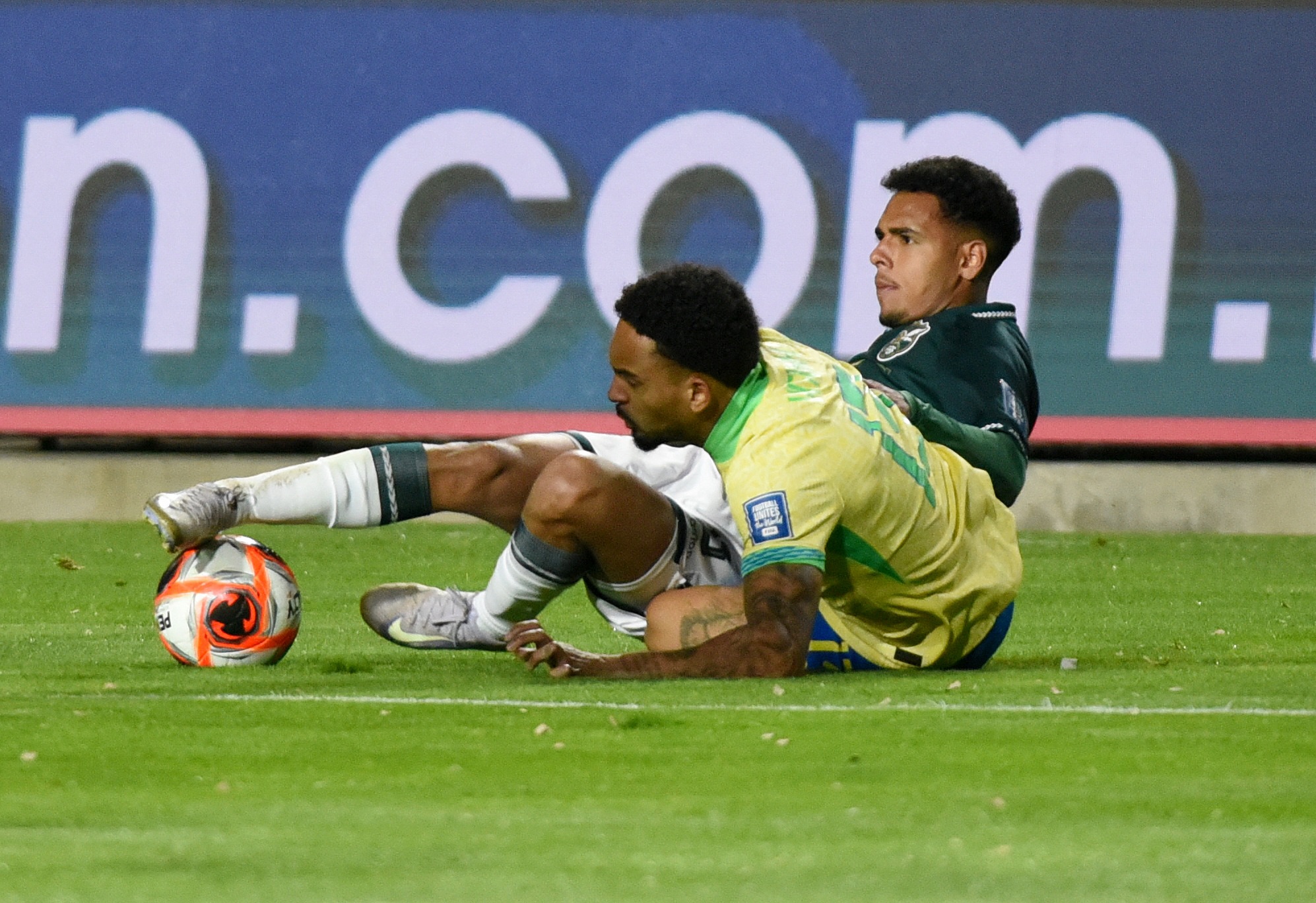 Brazil khép lại vòng loại World Cup trong hỗn loạn