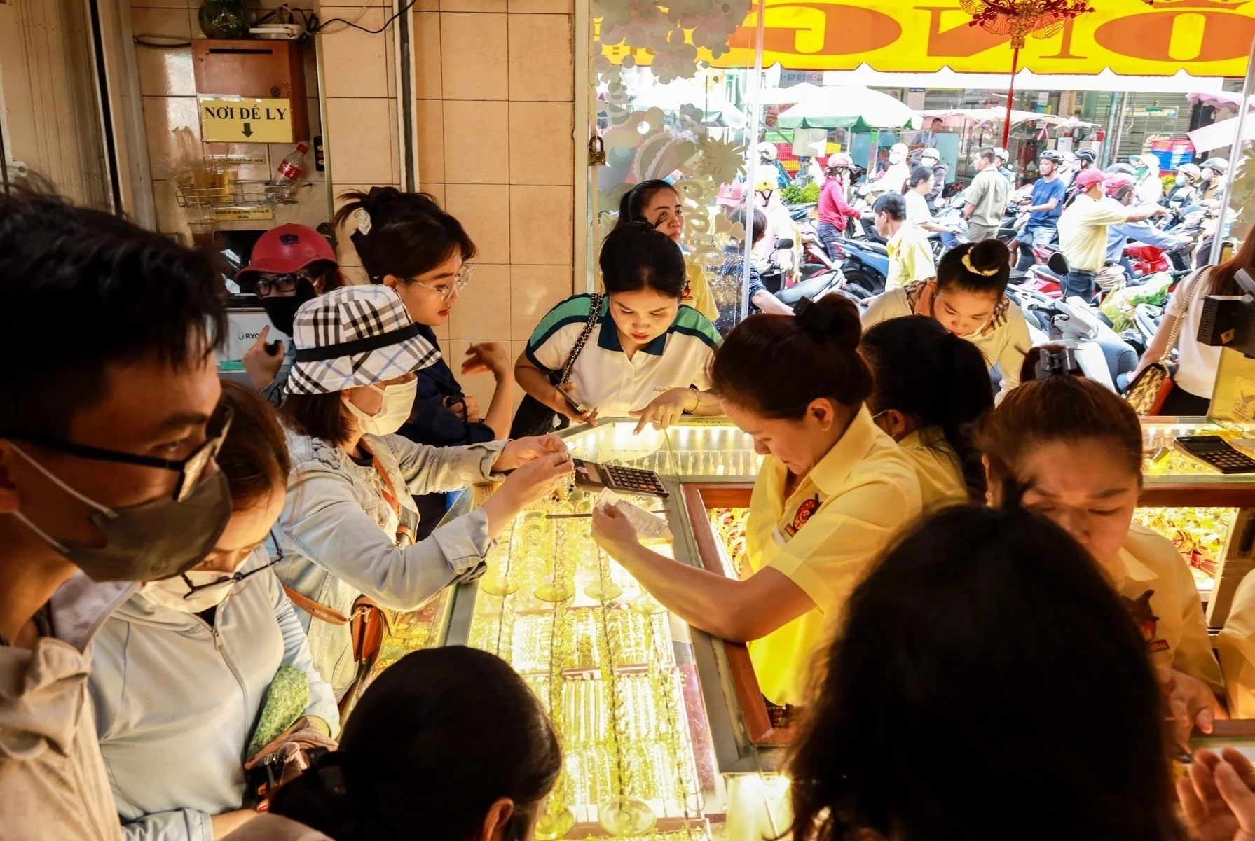 Ngân hàng Nhà nước nghiên cứu 3 phương án lập sàn giao dịch vàng