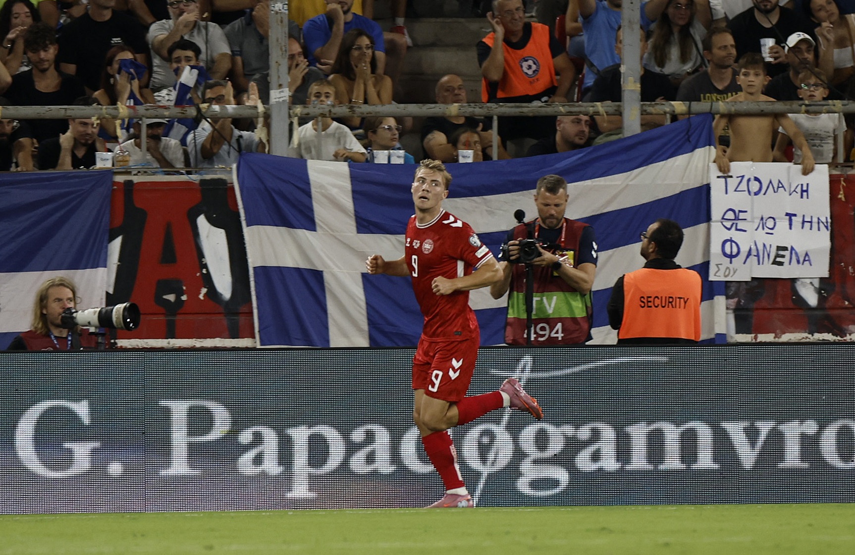 Hojlund gây ấn tượng