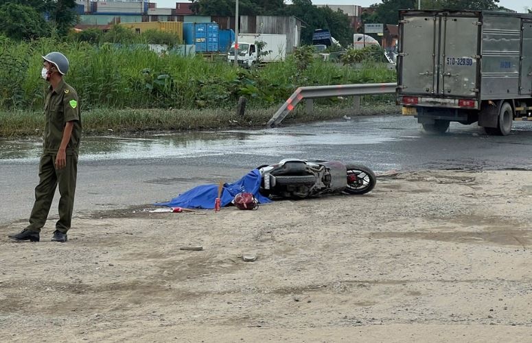 Người phụ nữ tử vong dưới bánh xe ben vượt ẩu ở TP.HCM
