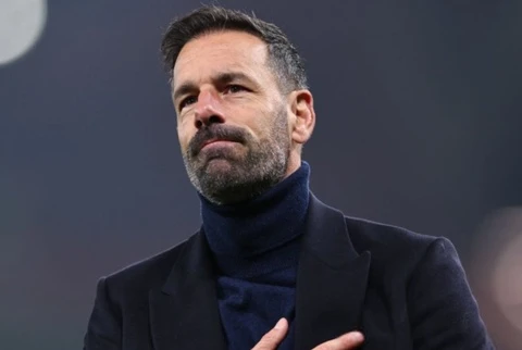 Bến đỗ bất ngờ của Van Nistelrooy