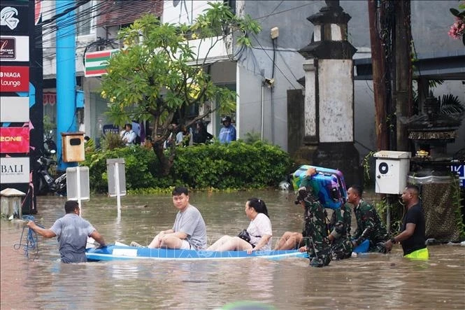 Indonesia ban bố tình trạng khẩn cấp tại đảo Bali do mưa lũ