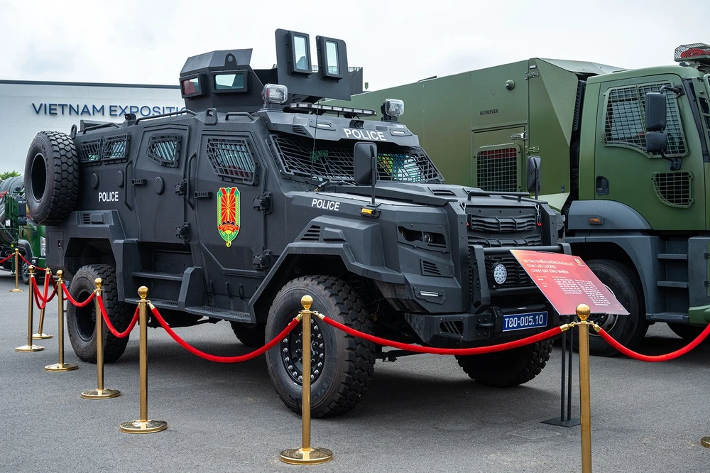 Loạt xe bọc thép ấn tượng của Bộ Công an ra mắt công chúng
