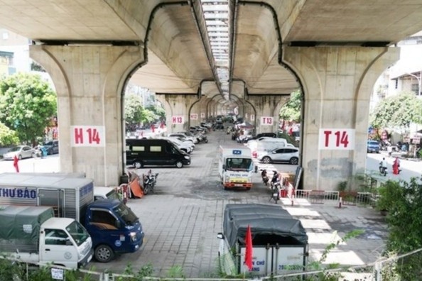 Thu hồi giấy phép và giải tỏa toàn bộ bãi xe tại gầm cầu Vĩnh Tuy