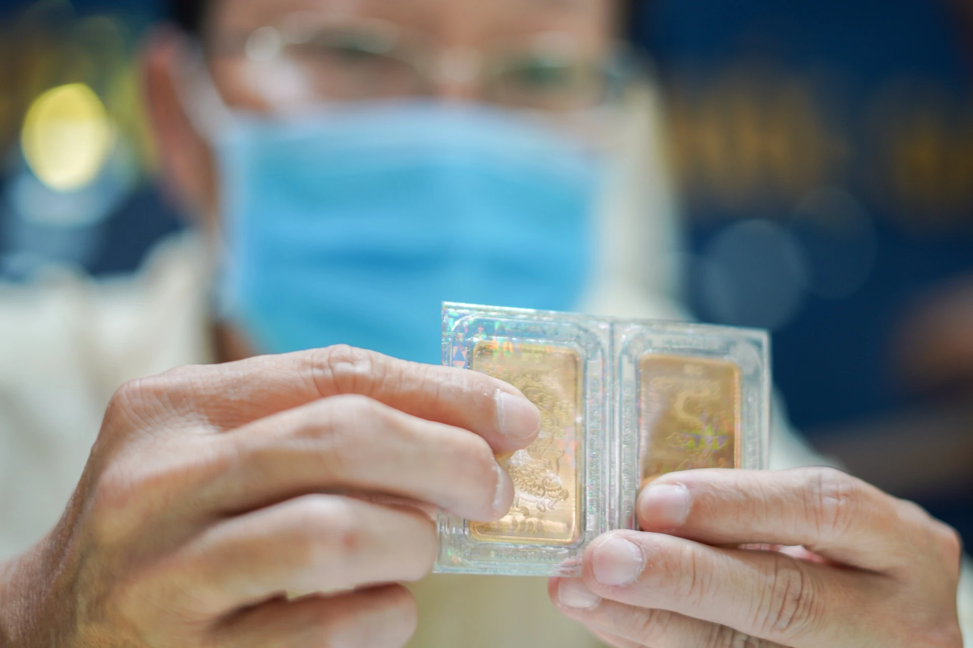 Vàng miếng rớt giá mạnh