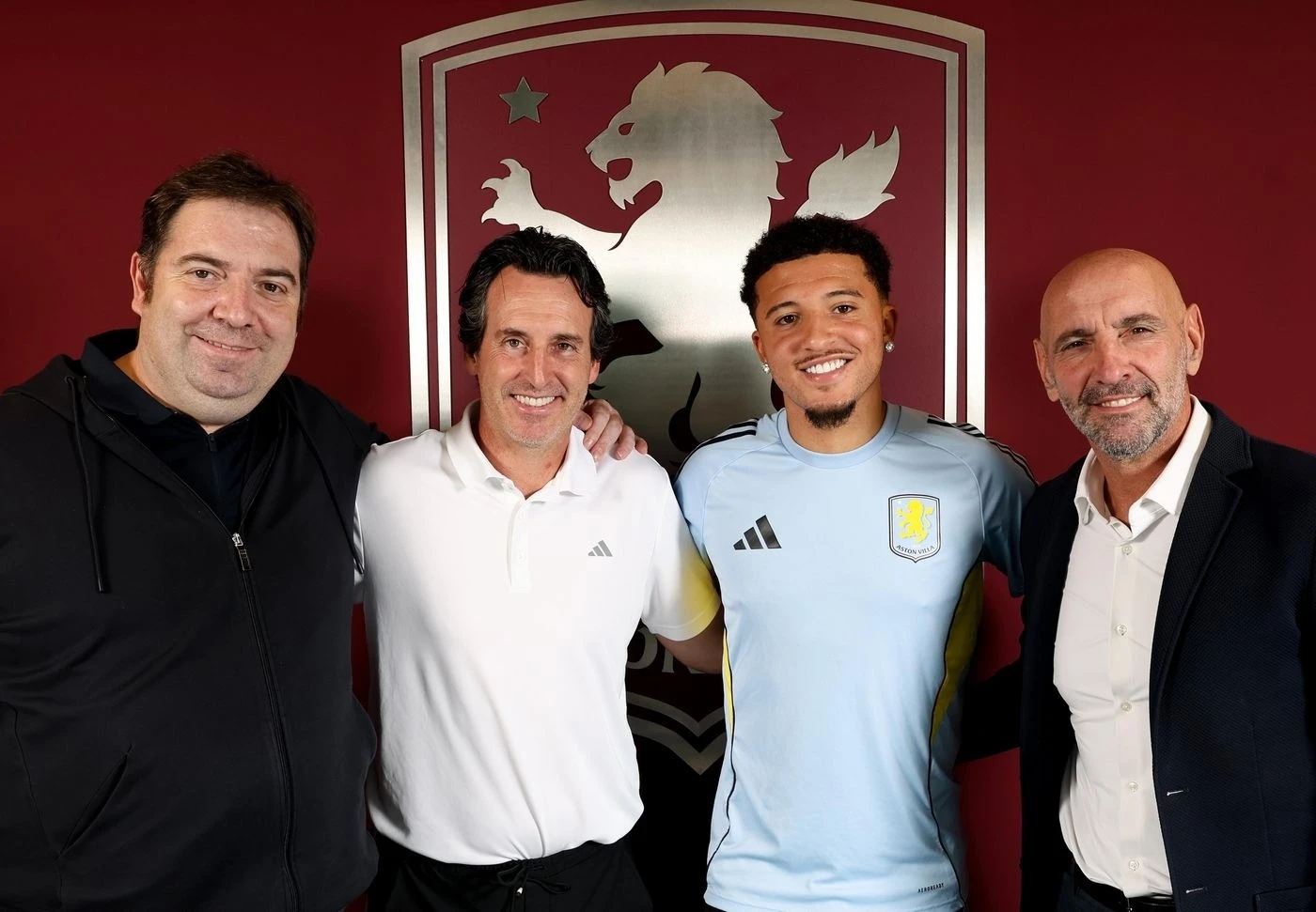 Aston Villa sẽ giúp Sancho dự World Cup