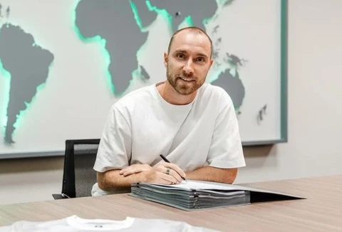 Eriksen giảm mạnh thu nhập sau khi rời MU