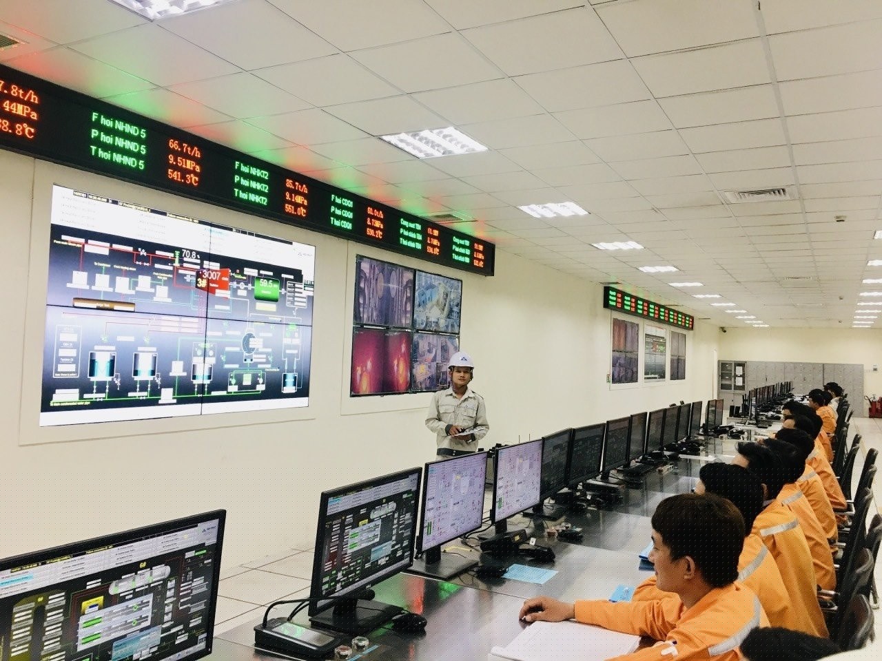 'Vua thép' Hòa Phát sắp đi bán điện?