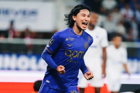 Minamino làm nên lịch sử ở Monaco