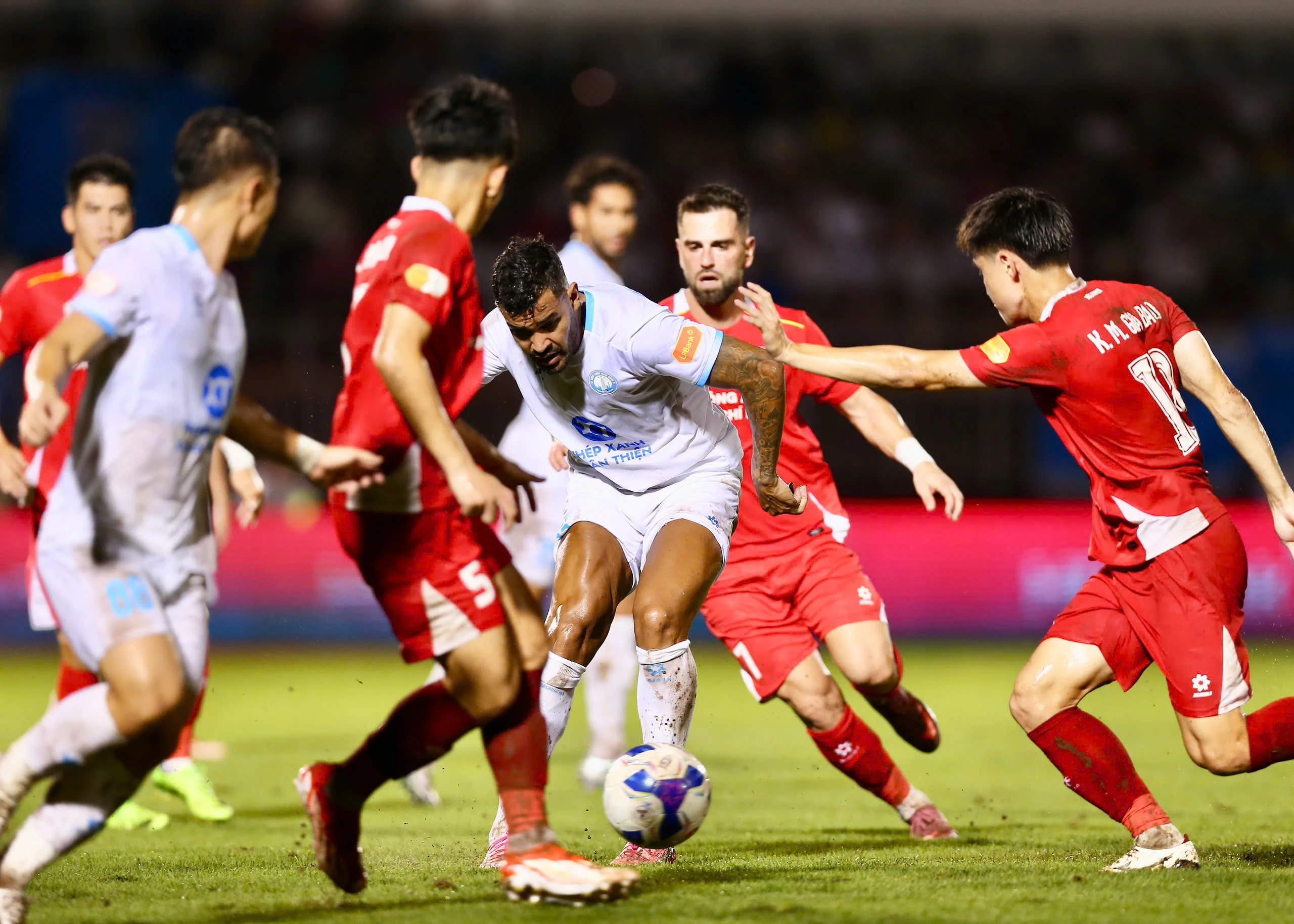 Dàn sao của Nam Định bế tắc trước CA TP.HCM