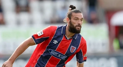 Andy Carroll sớm vỡ mộng