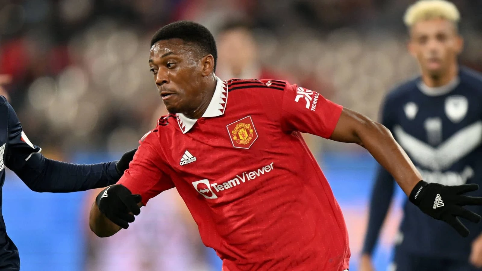 Bất ngờ với Martial