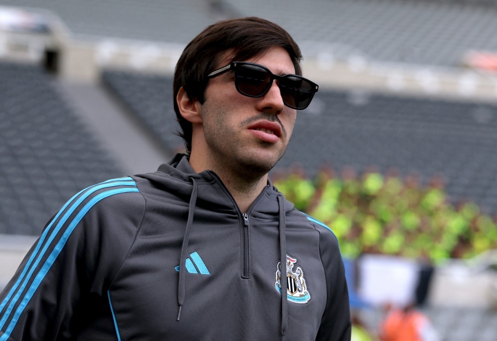 Sandro Tonali - từ vực thẳm cá độ đến thủ lĩnh bóng đá Italy