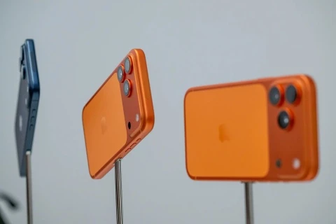 Cú sốc với Apple