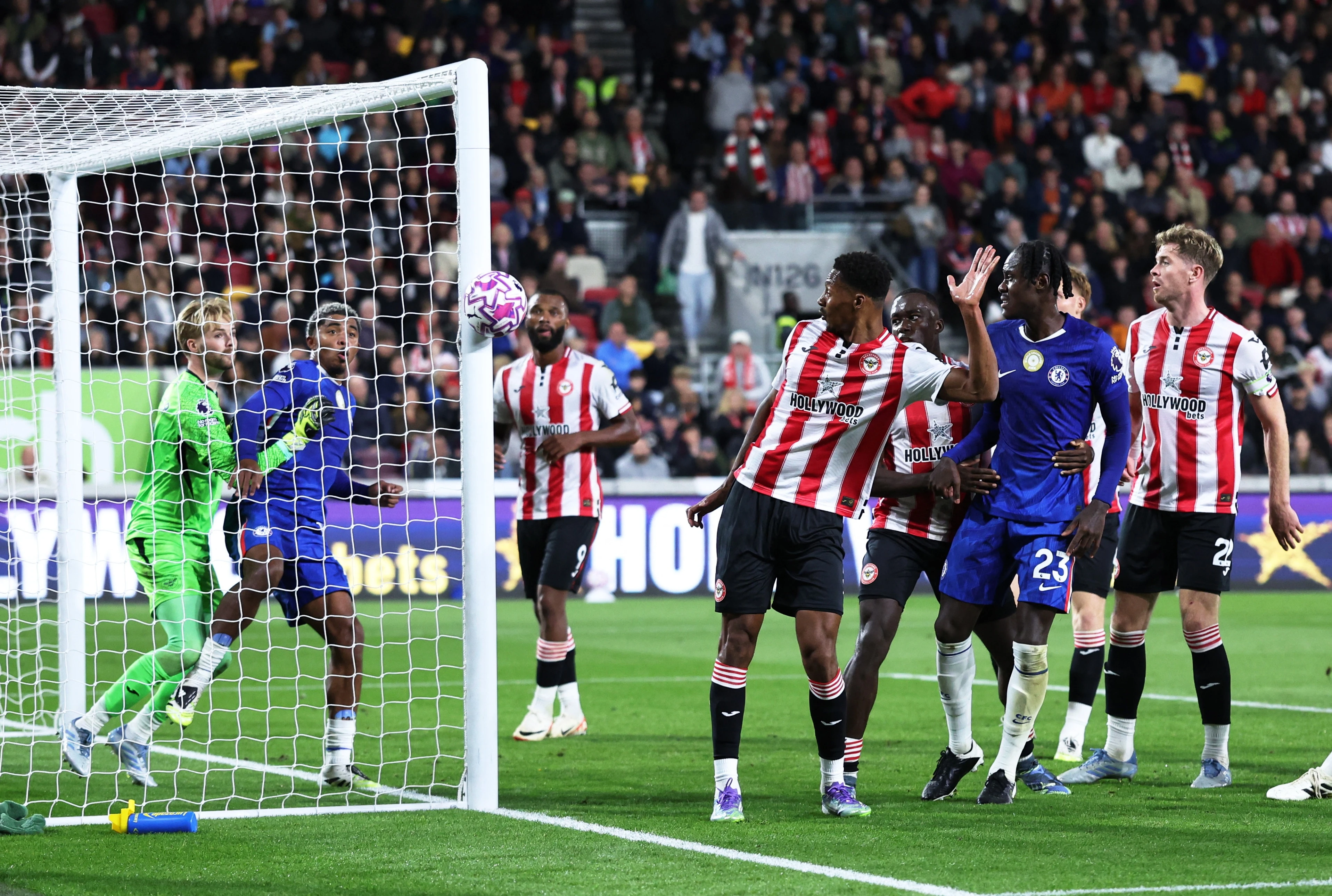 Cơn ác mộng ném biên mới ở Premier League