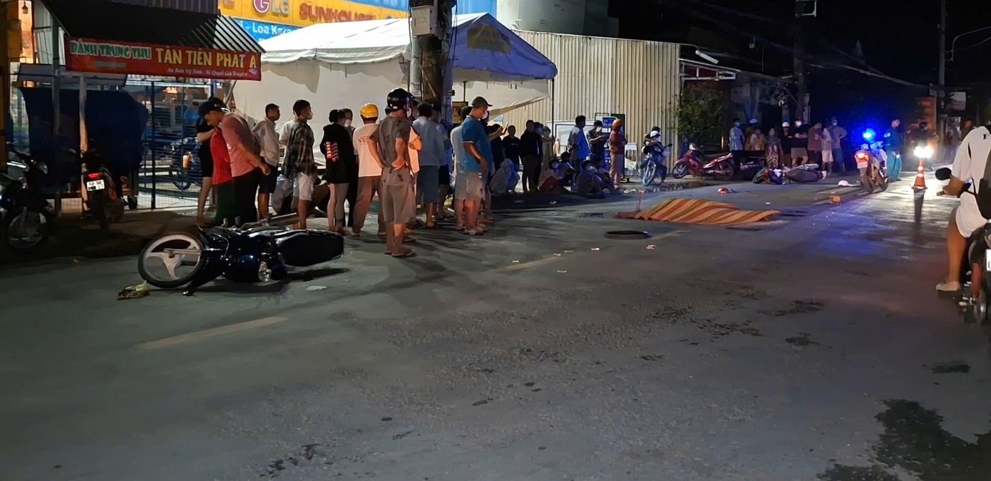 Hai xe máy va chạm, một người ngã xuống đường tử vong