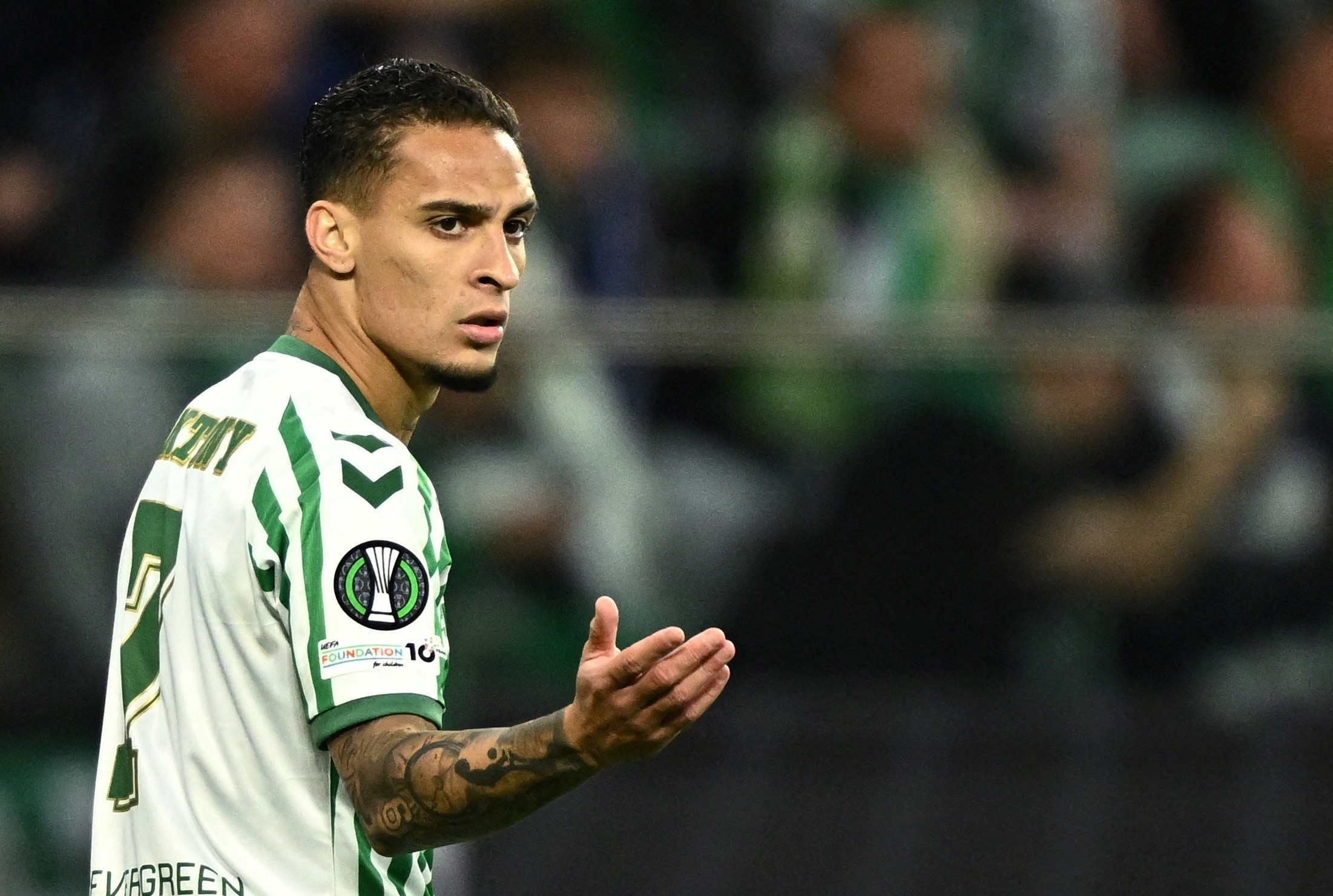 Antony mất bóng 21 lần trong ngày ra mắt Betis