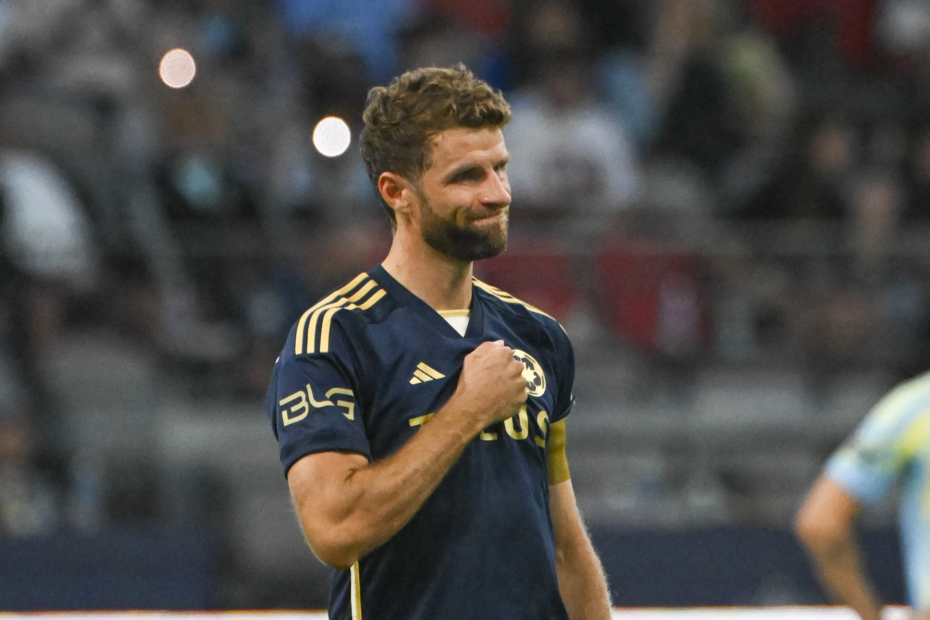 Muller lập kỷ lục ở CLB mới