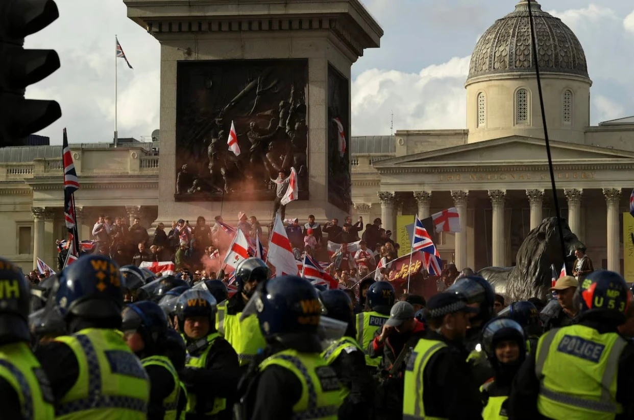 Biểu tình lớn hiếm thấy ở London