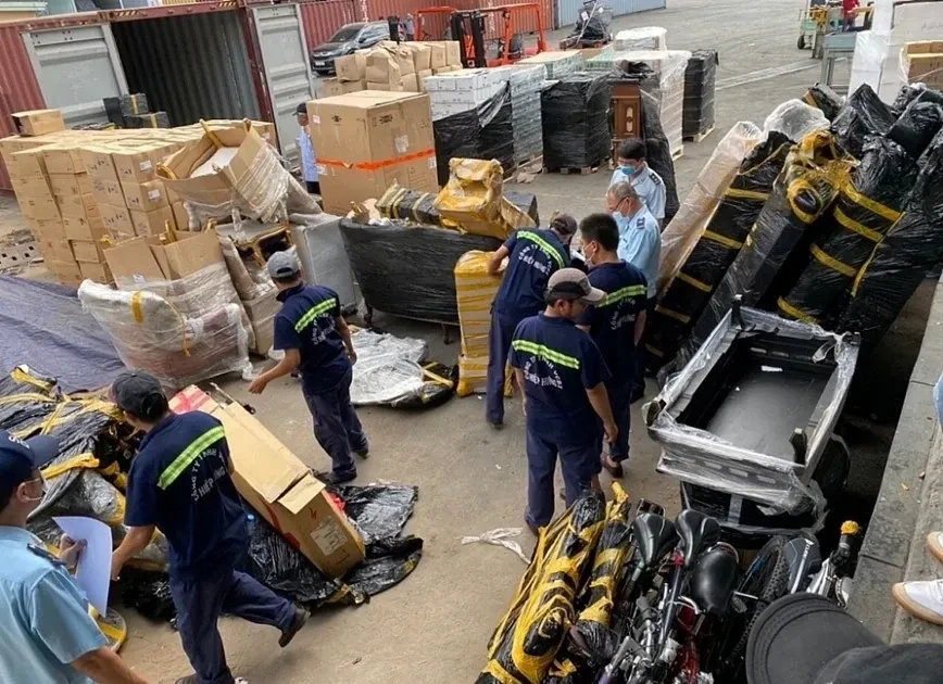 Đề xuất quy định mới ngăn hàng lậu 'đội lốt' vào Việt Nam