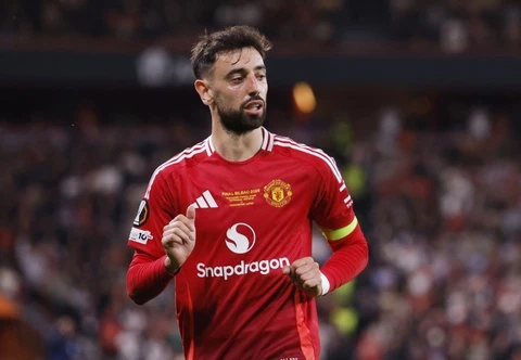 MU sai lầm khi không bán Fernandes