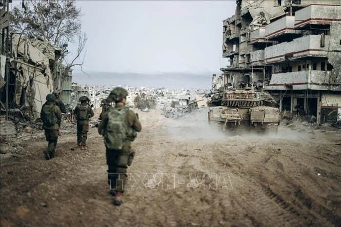 Israel dồn dập tấn công Gaza