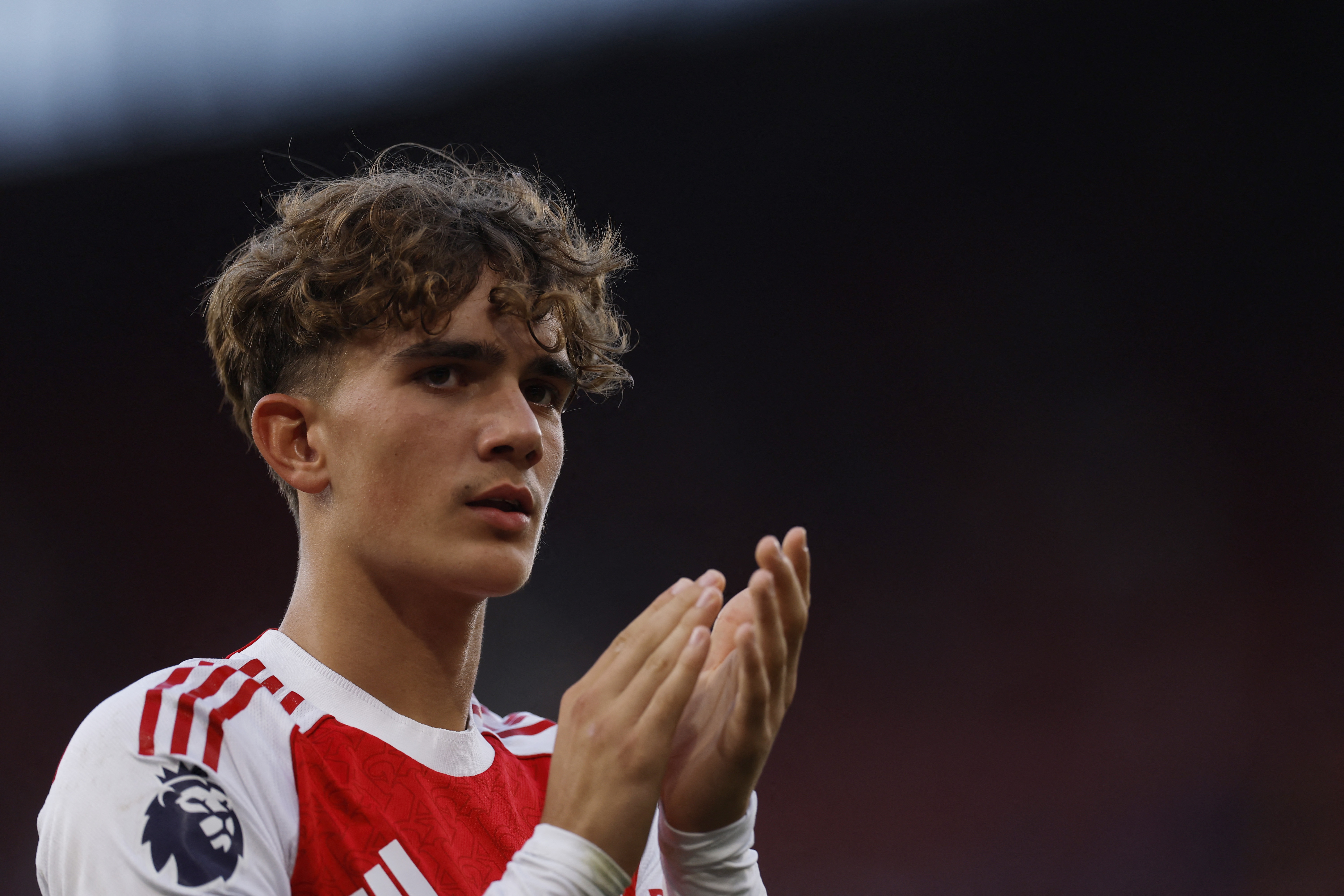 Dowman có cơ hội phá kỷ lục Champions League