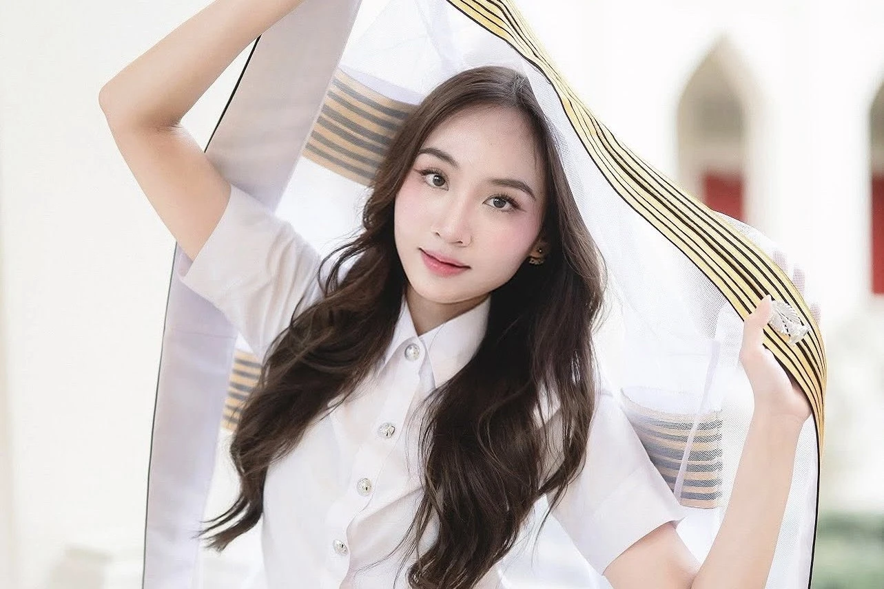 Con gái út Kiatisuk gây bất ngờ với màn 'lột xác'