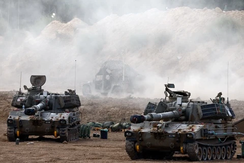 Israel tràn vào Gaza