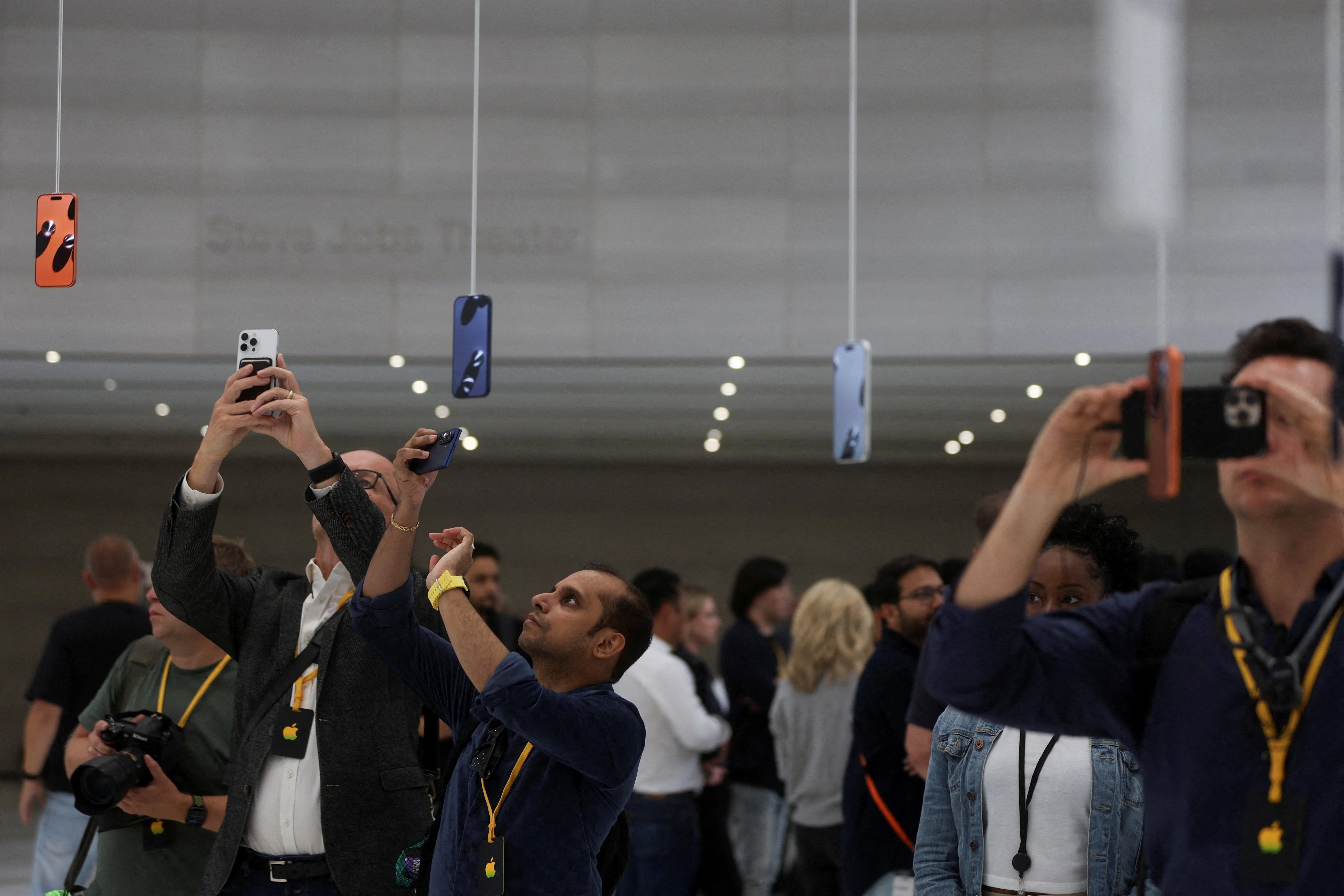 Cuối cùng cũng có iPhone gập?