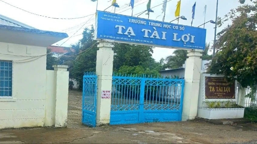 Trường cấp 2 ở Cà Mau bị tố thu sai tiền phụ đạo học sinh