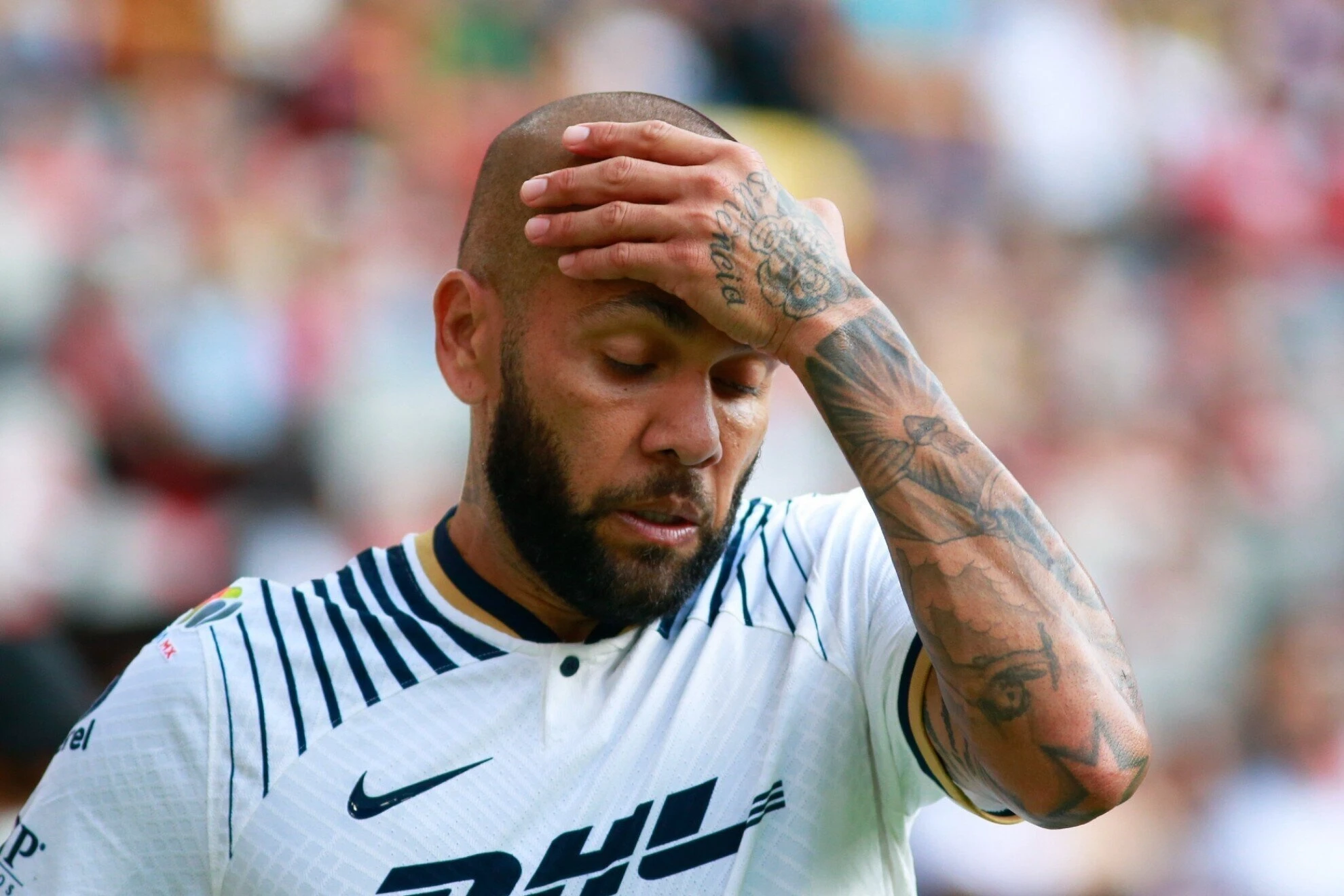 Dani Alves thua kiện