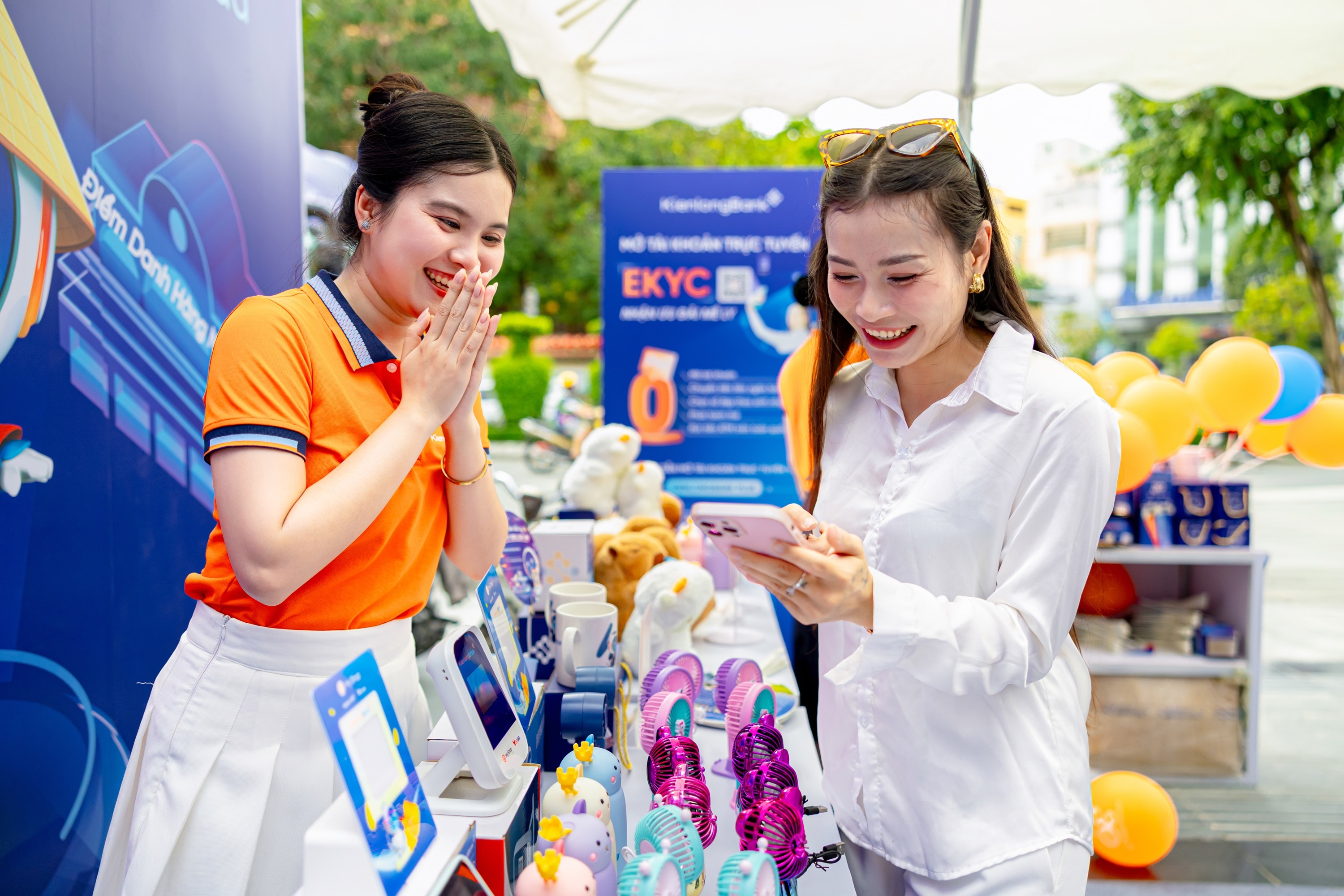 KienlongBank đưa Chuyến xe X đến thủ phủ miền Tây