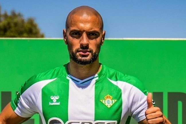 Amrabat và vụ 'thẻ phạt ma' gây chấn động La Liga