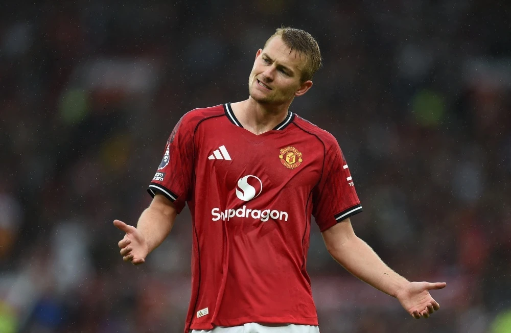 De Ligt hóa ‘quái vật phòng ngự’ trước Chelsea