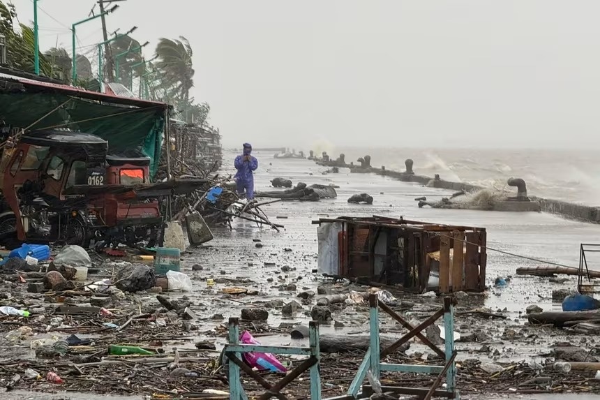 Siêu bão Ragasa có thể nhấn chìm vùng ven biển Philippines