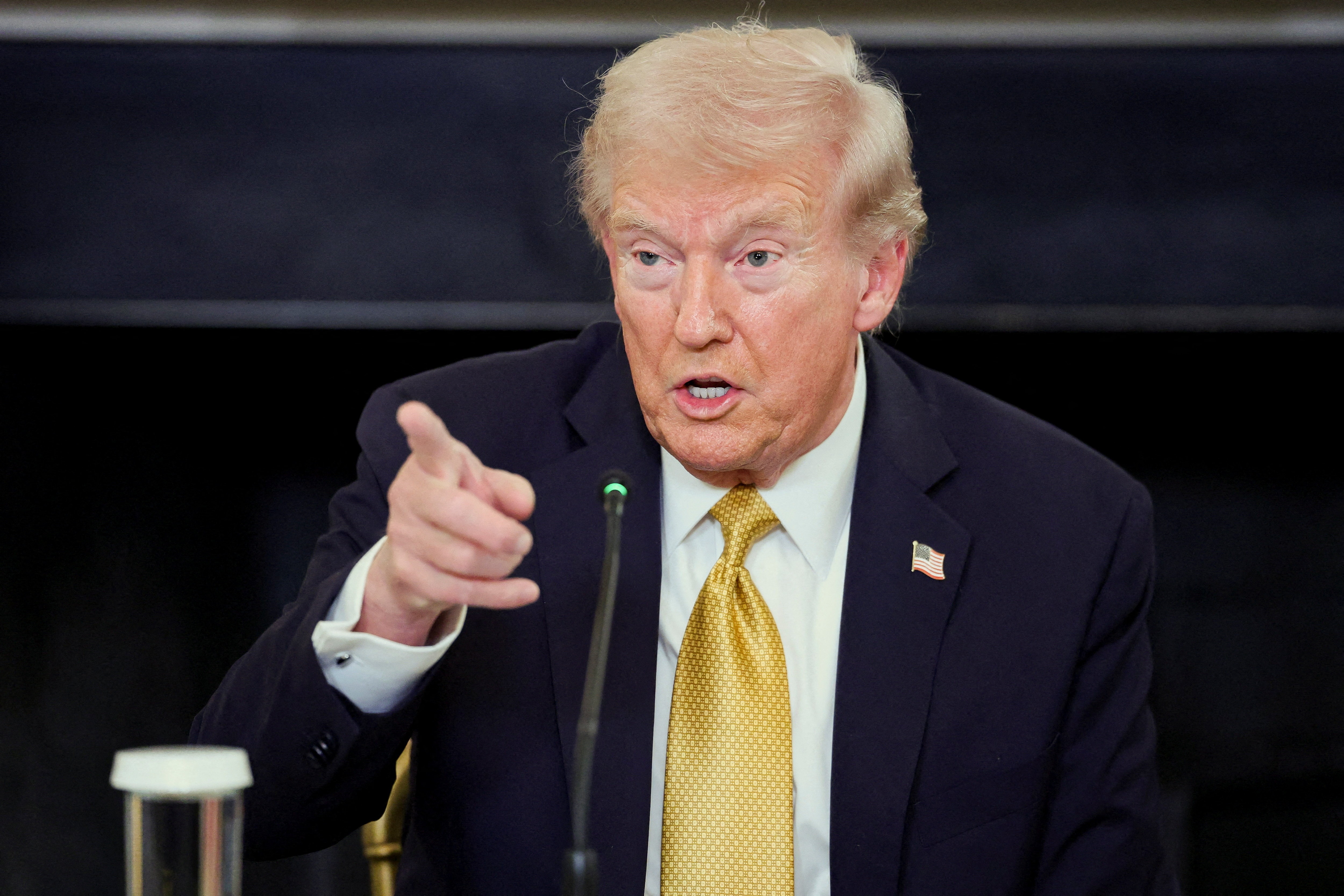 Ông Trump đột ngột hủy đàm phán thương mại với Canada