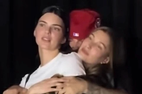 Hành động gây tranh cãi của Justin Bieber