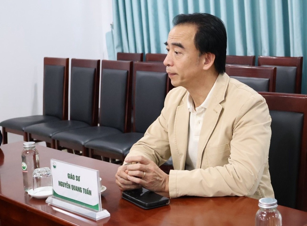 Bác sĩ Tuấn 'tim' hỗ trợ chuyên môn cho một bệnh viện ngoại thành