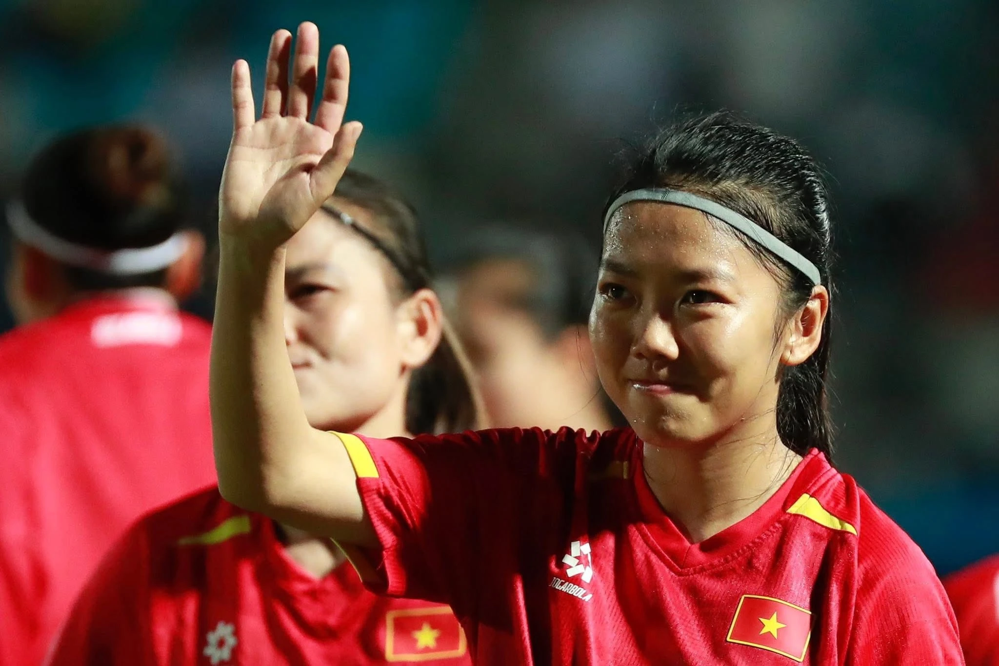 Huỳnh Như tri ân HLV Mai Đức Chung 'vì những điều ngọt ngào nhất'