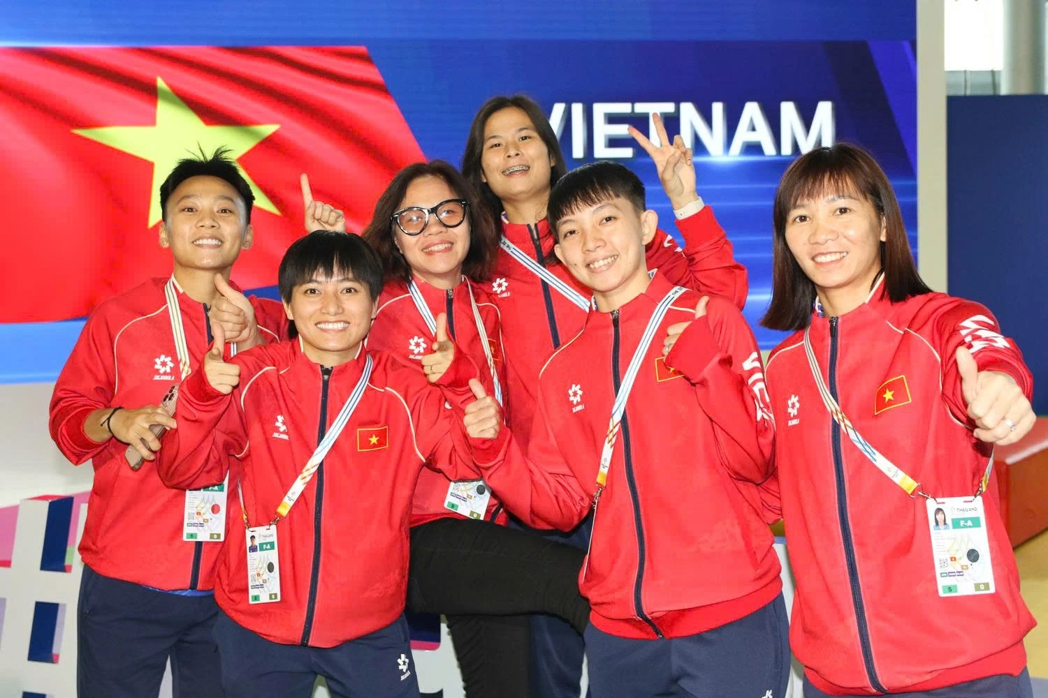 Tuyển futsal nữ Việt Nam giành HCV lịch sử ở SEA Games