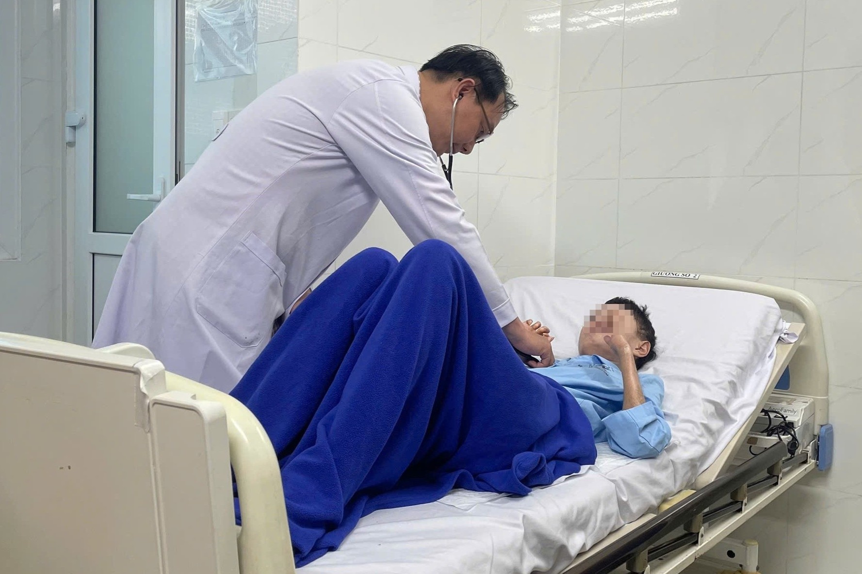 Cô gái ở TP.HCM bị bệnh hiếm, chưa đến 0,3% dân số mắc