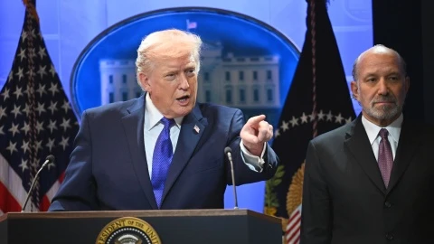 Ông Trump nâng thuế nhập khẩu lên 15% với toàn bộ thế giới