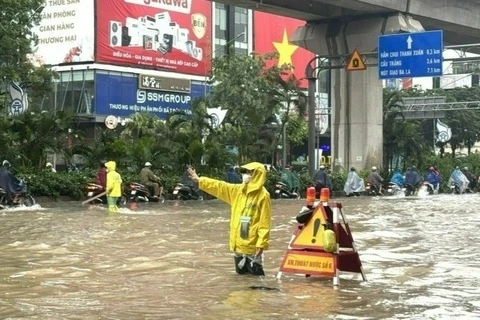 Hà Nội phân luồng một số tuyến đường phục vụ thi công dự án chống ngập