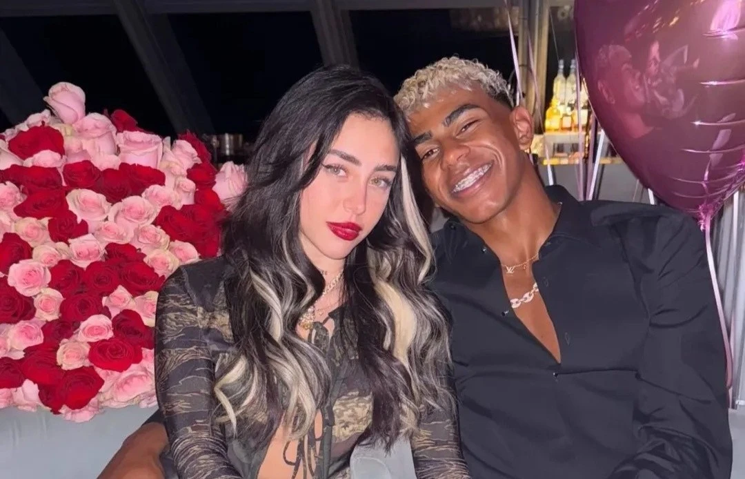 Bạn gái cũ của Yamal kêu cứu